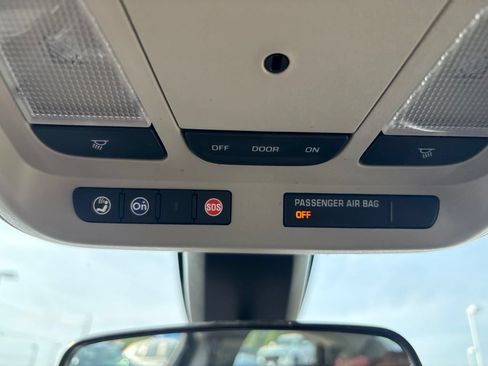 Used 2018 Chevrolet Impala LT FWD image 22