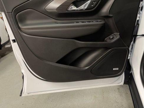 Used 2020 GMC Terrain SLT w/ Preferred Package image 16