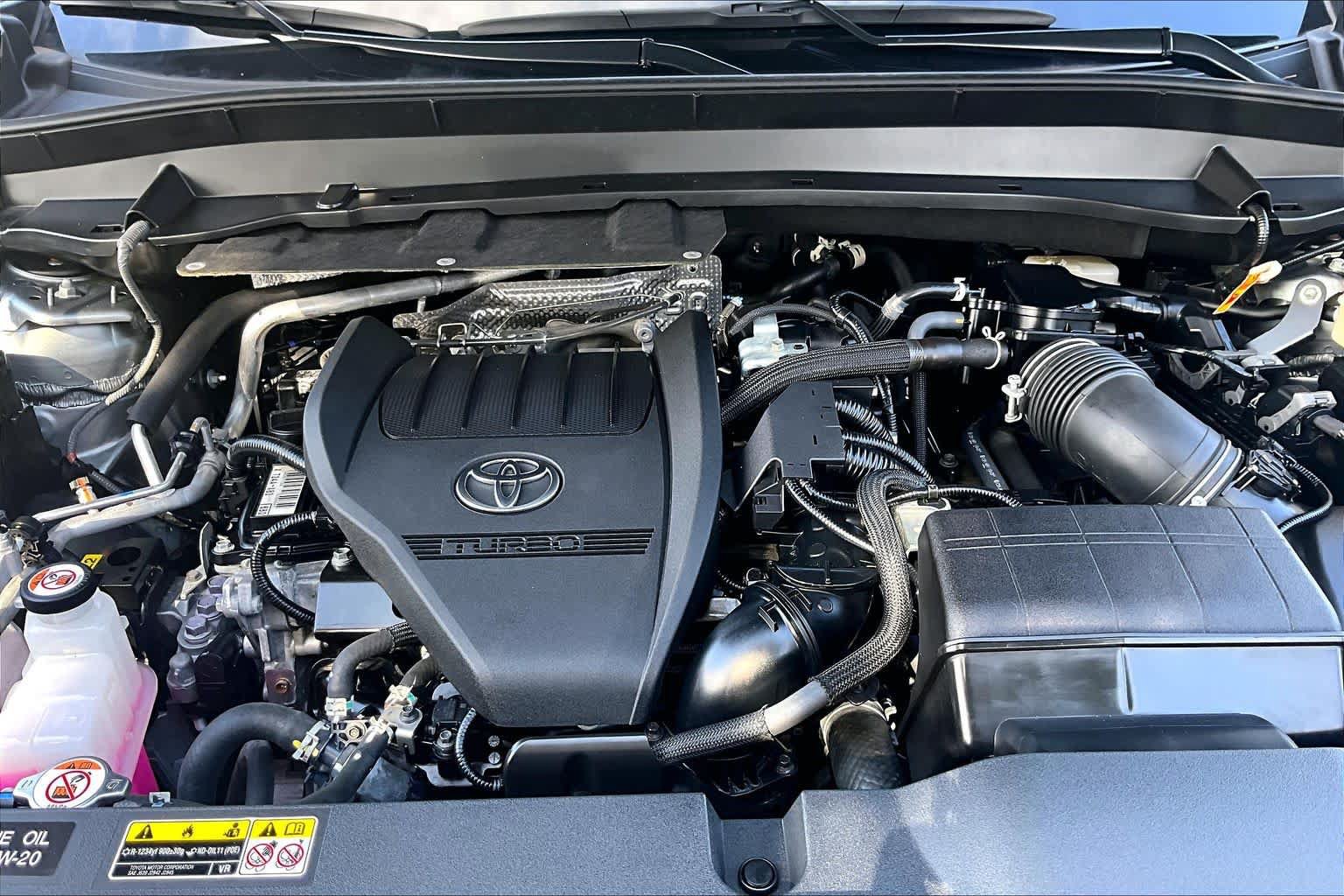 Used 2025 Toyota Grand Highlander AWD Hybrid image 32