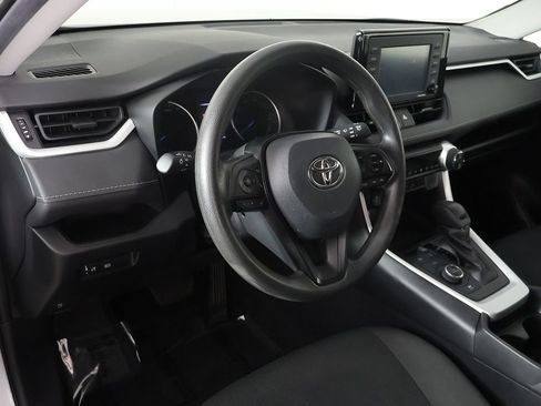 Used 2021 Toyota RAV4 LE AWD/4WD image 22