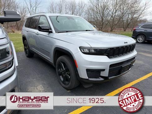 Used 2023 Jeep Grand Cherokee L Laredo image 3