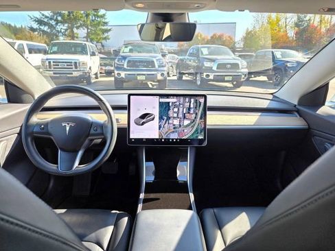 Used 2018 Tesla Model 3 Long Range image 11