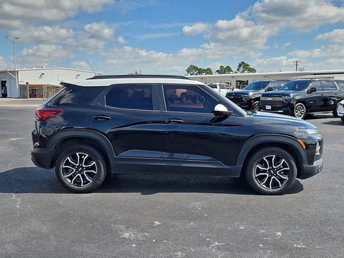 Used 2021 Chevrolet TrailBlazer ACTIV w/ Technology Package FWD image 7