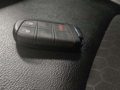 Used 2021 Jeep Compass Latitude FWD image 32