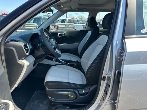New 2026 Hyundai Venue SEL FWD image 10