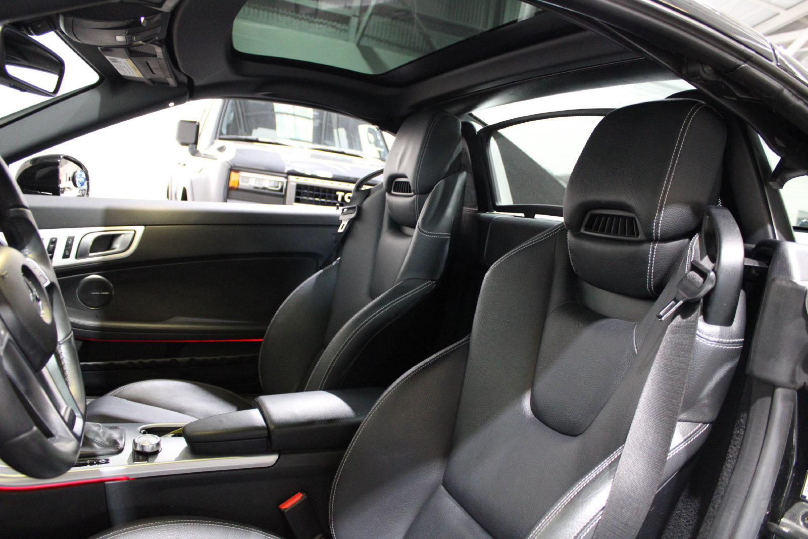 Used 2015 Mercedes-Benz SLK 250 image 24