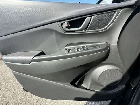 Used 2021 Hyundai Kona SE AWD/4WD image 15