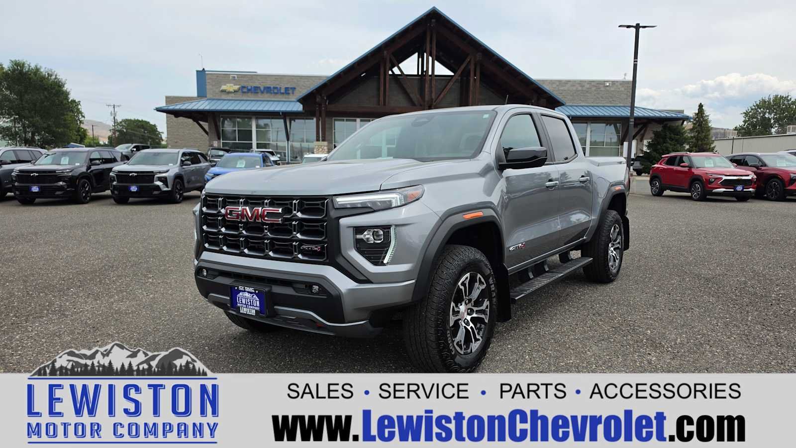 Certified 2025 GMC Canyon AT4 AWD/4WD image 1