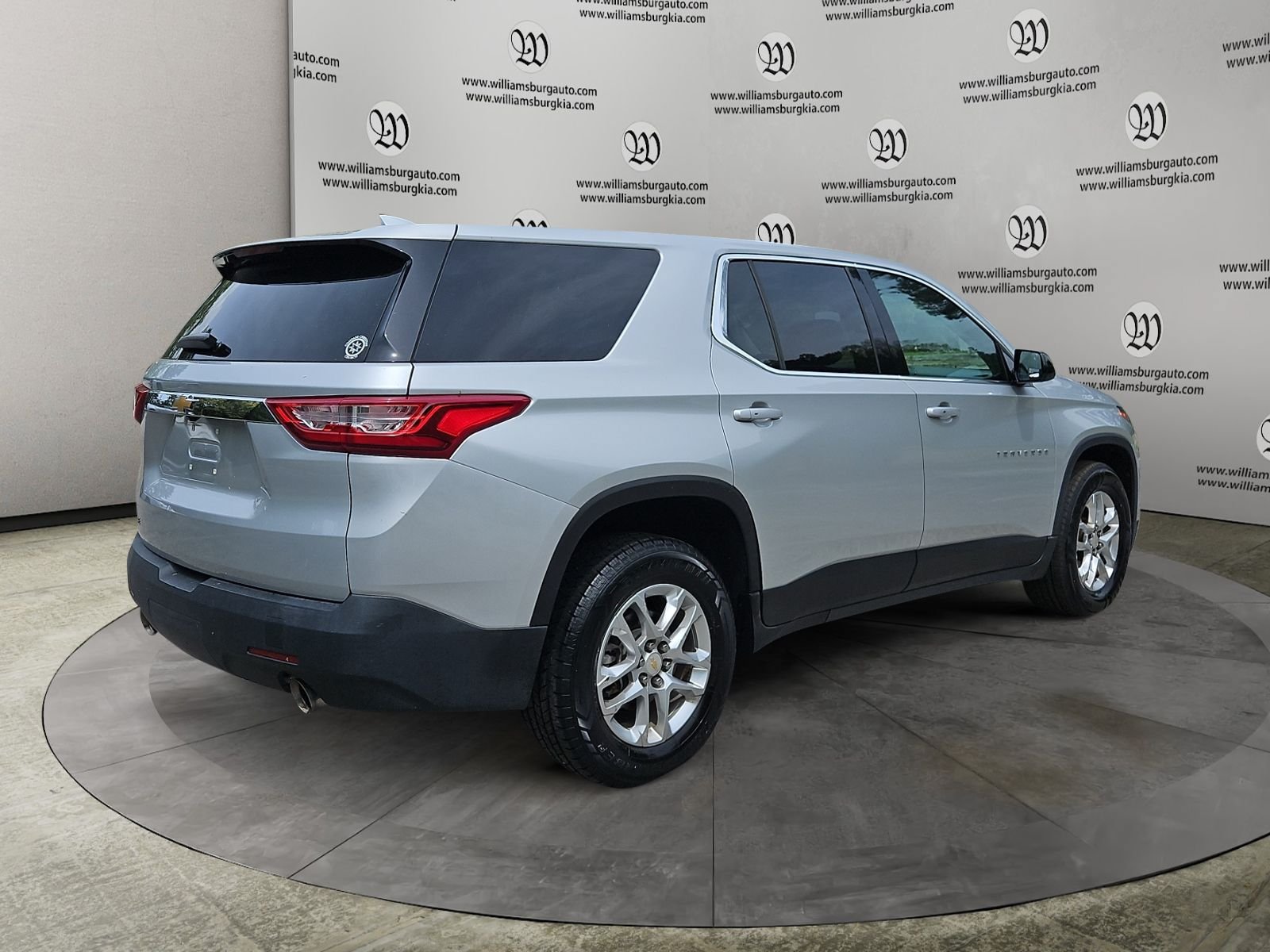 Used 2020 Chevrolet Traverse LS FWD image 5
