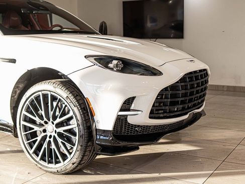 New 2026 Aston Martin DBX 707 image 3