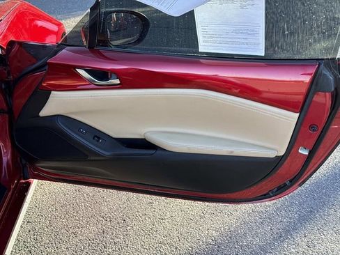 Used 2017 MAZDA MX-5 Miata Grand Touring w/ Interior Package image 8