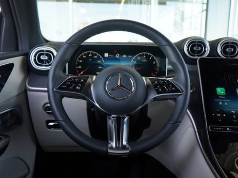 Used 2026 Mercedes-Benz GLC 300 image 18