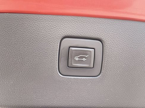 Used 2024 Buick Envista Sport Touring w/ Convenience II Package FWD image 17