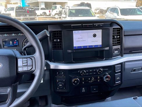 Used 2024 Ford F250 XLT w/ FX4 Off-Road Package image 6