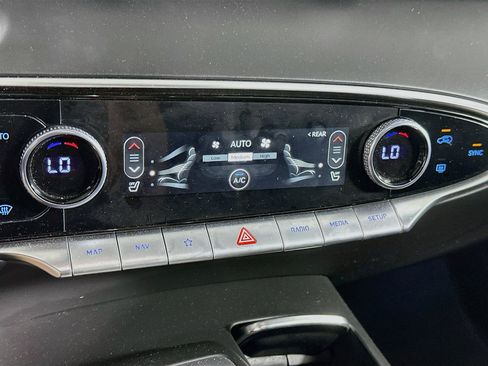 Used 2025 Genesis GV70 2.5T AWD/4WD image 24