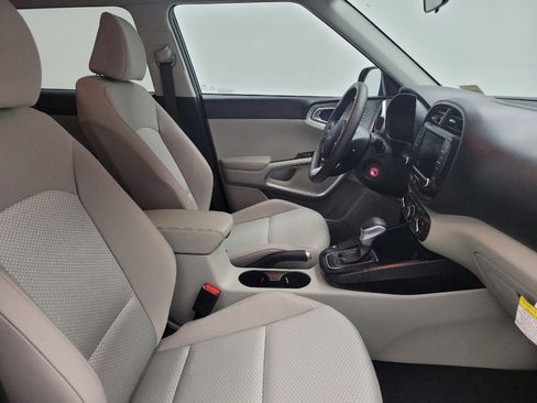 Used 2025 Kia Soul LX w/ LX Technology Package image 21
