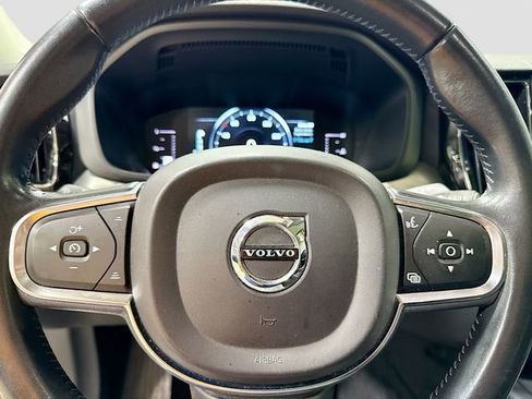 Used 2019 Volvo XC60 T5 Momentum w/ Premium Package image 13