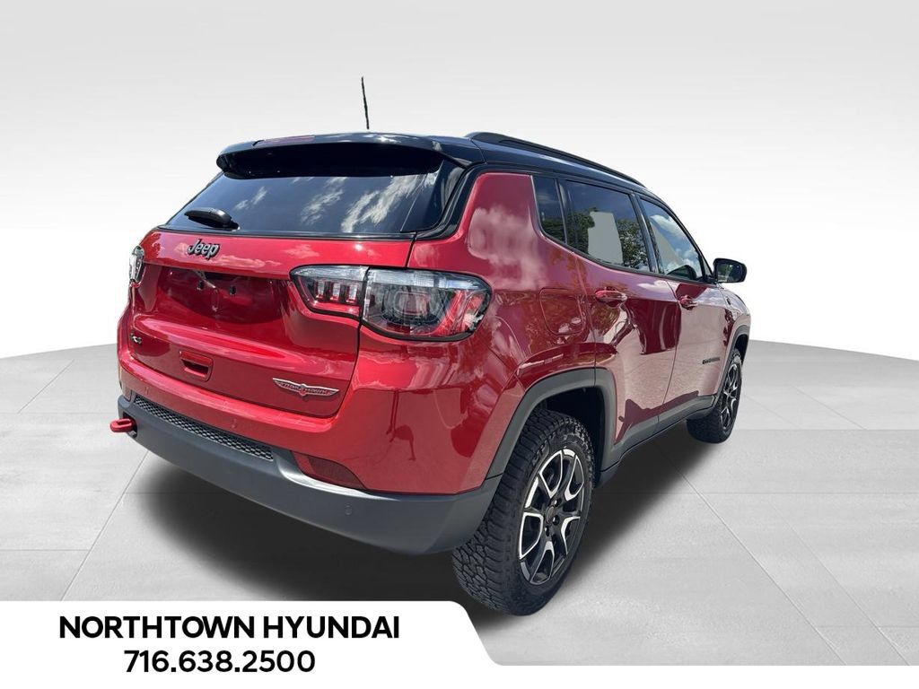 Used 2026 Jeep Compass Trailhawk AWD/4WD image 6