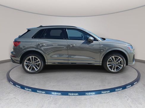 Used 2025 Audi Q3 2.0T Premium w/ Convenience Package image 2