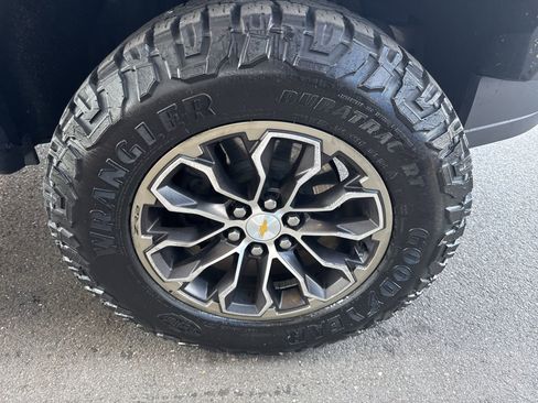 Used 2022 Chevrolet Colorado ZR2 AWD/4WD image 12