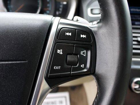 Used 2015 Volvo XC60 T6 w/ Protection Package image 23