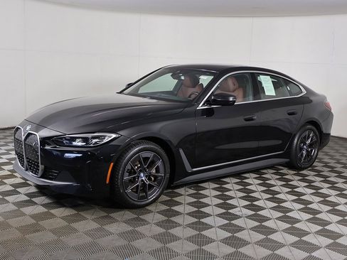 Used 2024 BMW i4 eDrive35 w/ Premium Package image 9