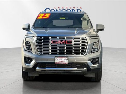 Used 2025 GMC Yukon XL Denali image 9