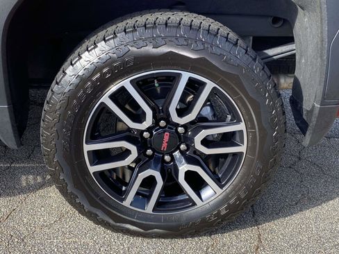 Used 2025 GMC Sierra 1500 AT4 image 15