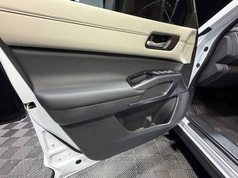 New 2026 Nissan Pathfinder SL image 13