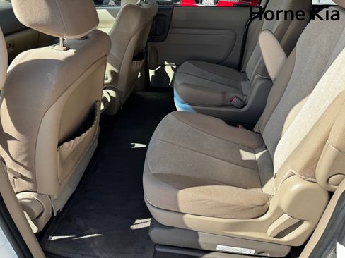 Used 2012 Kia Sedona LX image 12