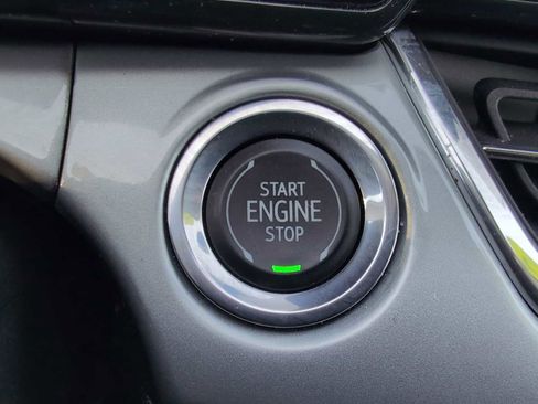 Used 2025 Chevrolet Trax LT w/ LT Convenience Package image 16