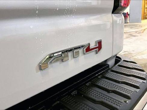 Certified 2025 GMC Sierra 1500 AT4 w/ AT4 Premium Package AWD/4WD image 27