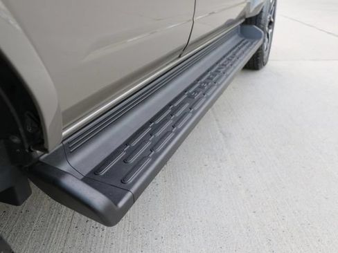 Used 2025 Ford Bronco Outer Banks AWD/4WD image 9
