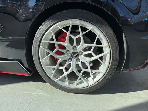 Used 2021 Chevrolet Corvette Stingray w/ Chrome Exterior Badge Package image 3