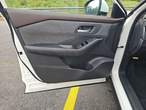 Certified 2022 Nissan Rogue SV FWD image 22