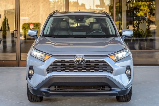 Used 2021 Toyota RAV4 XLE Premium FWD image 5