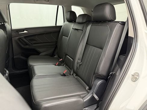 Used 2023 Volkswagen Tiguan SE FWD image 22