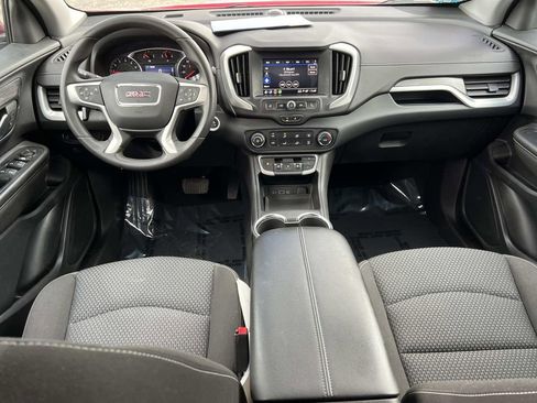 Used 2023 GMC Terrain SLE image 3