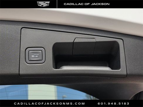 Certified 2024 Cadillac XT4 Premium Luxury image 27