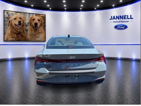 Used 2022 Hyundai Elantra SEL FWD image 7