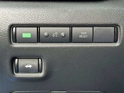 Used 2023 Nissan Sentra SV image 16