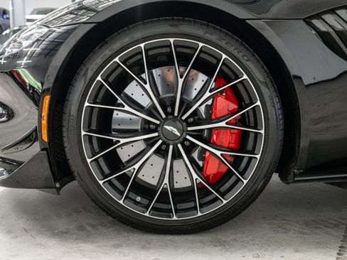 Used 2023 Aston Martin V8 Vantage Coupe RWD image 9