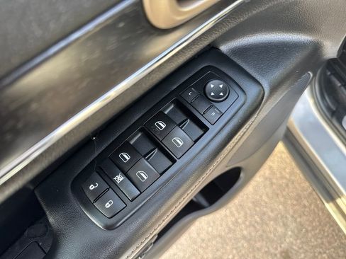 Used 2015 Jeep Grand Cherokee Limited image 11