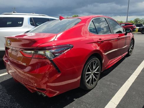 Used 2021 Toyota Camry SE FWD image 16