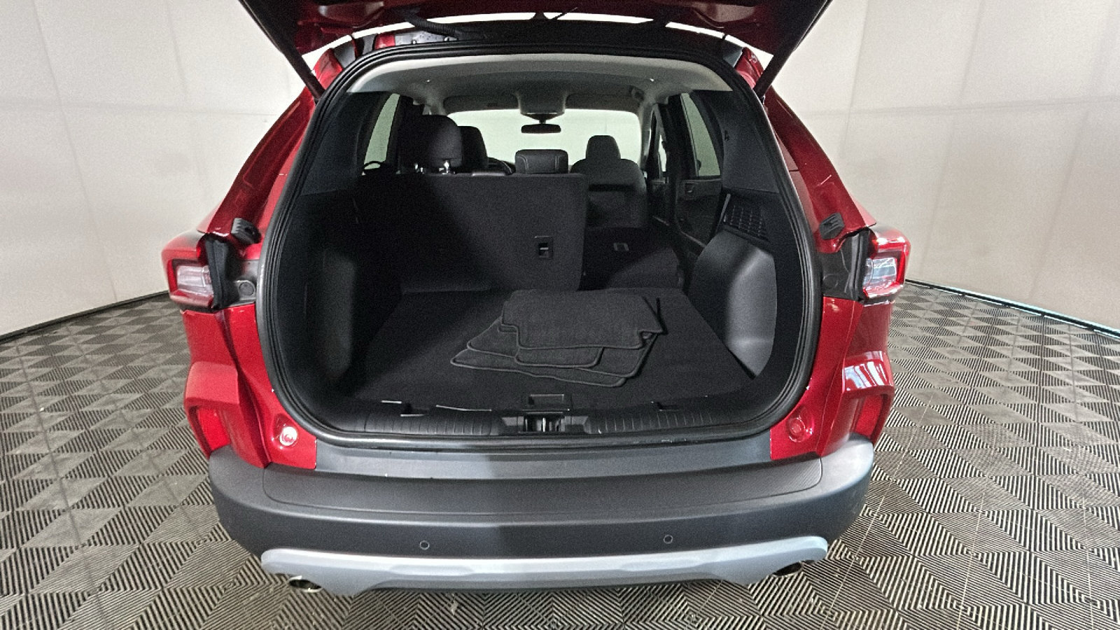 Used 2025 Ford Escape Active AWD/4WD image 33