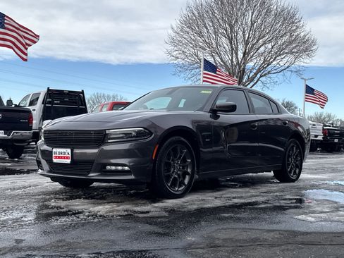 Used 2018 Dodge Charger GT image 3