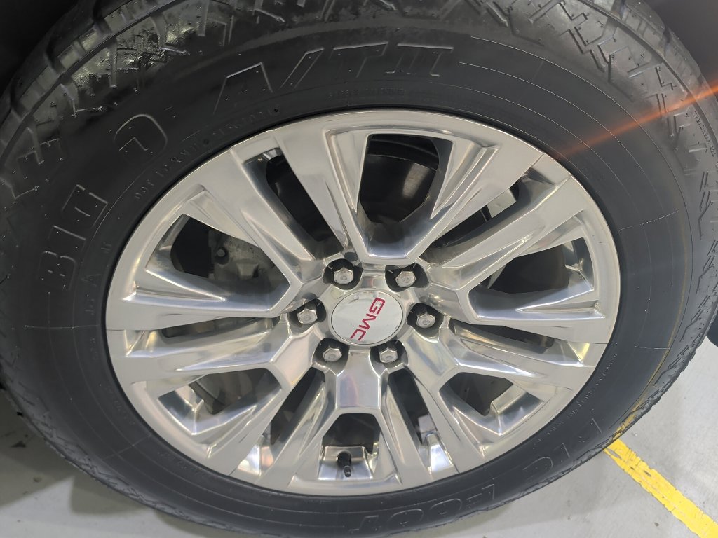 Used 2022 GMC Yukon SLT w/ SLT Luxury Package AWD/4WD image 8