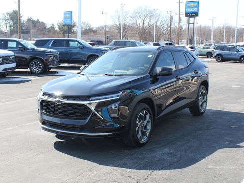 New 2026 Chevrolet Trax LT w/ Driver Confidence Package image 7