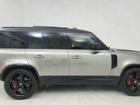 Used 2025 Land Rover Defender 110 X image 11