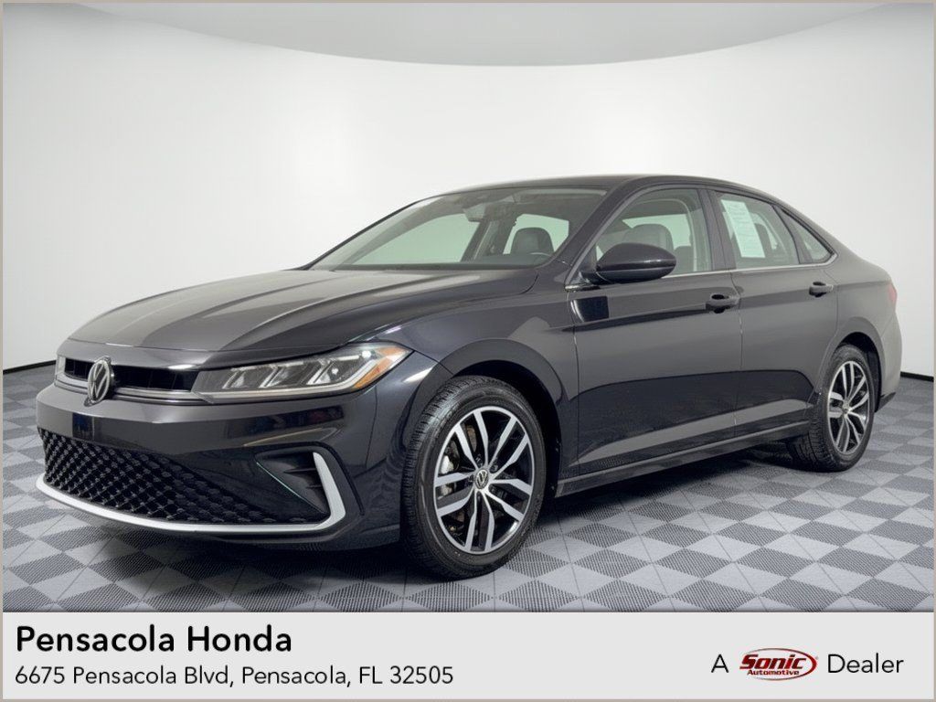 Used 2025 Volkswagen Jetta SE FWD image 1